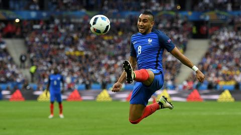 Евро—2016. Дмитри Пайет мезбон Франция термасини очилиш ўйинидаги дурангдан қутқариб қолди