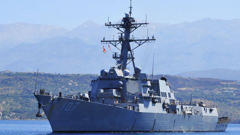 AQSh Rossiyani harbiy kemalari yaqinida “xavfli va professionallarga xos bo‘lmagan” harakatlarda aybladi