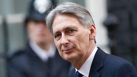 Buyuk Britaniya tashqi ishlar vaziri referendum natijalari Putinga nisbatan bosimni pasaytirishini bildirdi