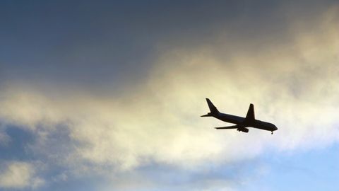 Boshqa yurtga samolyotda safar qilganda, iftor qaysi vaqt asosida qilinadi?