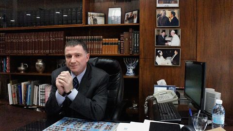 Исроил парламенти спикери ЮКОС компанияси собиқ эгаларидан бирининг қизига уйланди