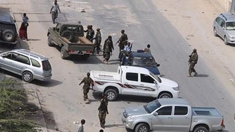 Somali poytaxtida mehmonxonaga uyushtirilgan hujum oqibatida 15 kishi halok bo‘ldi