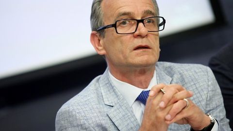 Latviya adliya vaziri shaxsiy javonini xizmat mikroavtobusida tashigani uchun uzr so‘radi