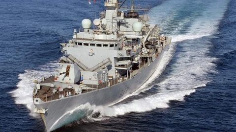 Britaniya esminetsi Shimoliy dengizda Rossiya suv osti kemasini to‘xtatib qoldi