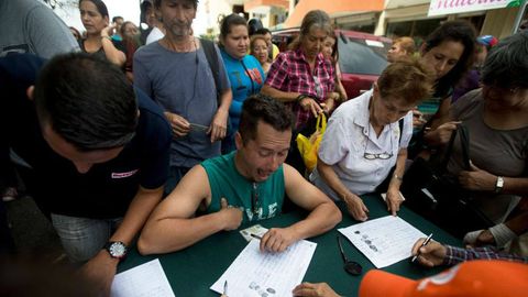 Venesuela muxolifati prezident Maduroning iste’fosi haqidagi petitsiya uchun yetarli miqdorda imzo to‘pladi