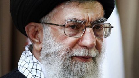 Оятуллоҳ Хоманаий АҚШнинг кейинги президенти ядро келишувини бузса, ҳужжатни ёқиб ташлашини билдирди