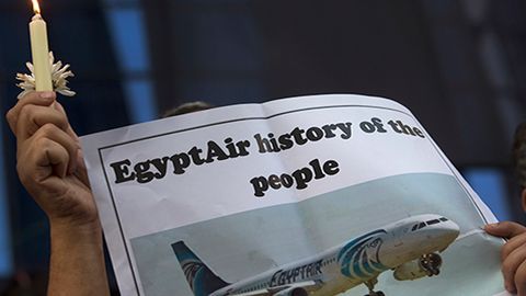 Qohira EgyptAir samolyoti “qora qutilari”ning kuchli shikastlanganligini ma’lum qildi