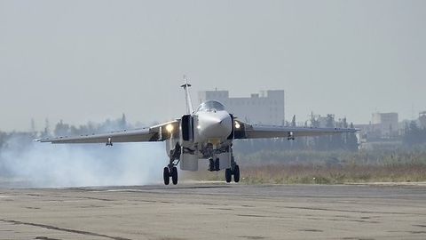 Россия ХКК ИШИДнинг Раккадаги 4 та нефть заводини йўқ қилди