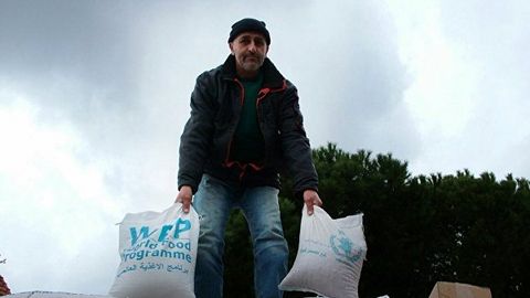 Suriyaning kambag‘al tumanlari aholisi Qodirov nomidagi jamg‘armadan 120 tonna oziq-ovqat oladi