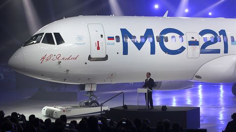 Rossiyada “kelajak layneri” deb atalayotgan MS-21 samolyoti taqdim etildi