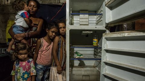 Venesuelada odamlar ovqat uchun mushtlasha boshladi