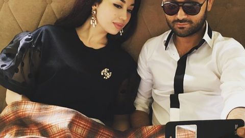 Актриса Асал Шодиева Instagram’га турмуш ўртоғи билан тушган янги селфисини жойлаштирди