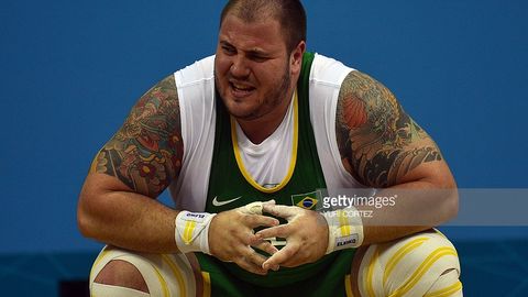 Braziliyalik og‘ir atletikachi vazn yig‘ish uchun har kuni tunda makaron yeganini ma’lum qildi