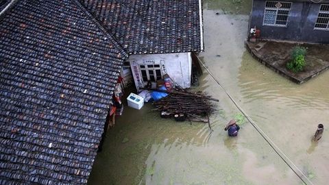 OAV: Kuchli yomg‘ir yog‘ishi oqibati Xitoy shimolida 1 kishi halok bo‘ldi