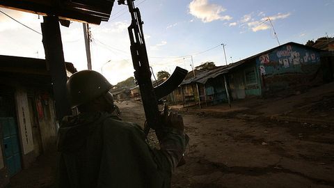 Keniyada politsiyachi 6 nafar hamkasbini otib tashladi