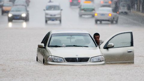 Markaziy Xitoyda toshqin tufayli aholining ommaviy evakuatsiyasi o‘tkazilmoqda