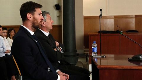Messi va uning otasi 21 oylik qamoq jazosiga hukm qilindi