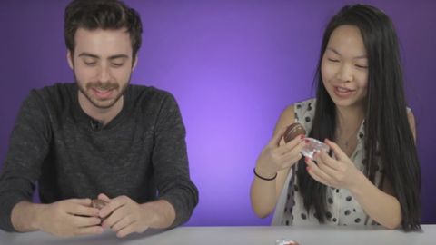 Amerikaliklar birinchi marta “Kinder Syurpriz”dan totib ko‘rdi (video)