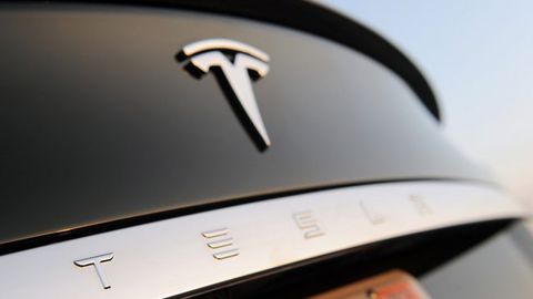 Tesla kompaniyasi investorlardan halokatli YTHni yashirgani tekshirilmoqda