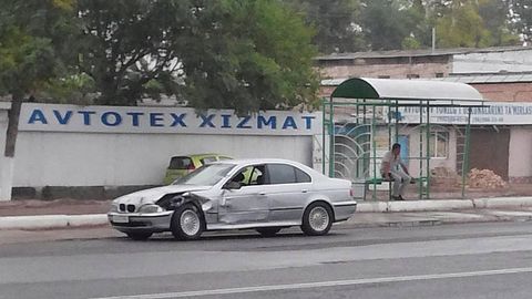 Фото: Тошкентда «ЗИЛ» юк автомобили ва BMW иштирокида ЙТҲ юз берди