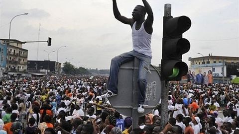Кот-д’Ивуардаги намойиш давомида 1 киши ҳалок бўлди, 10 киши яраланди