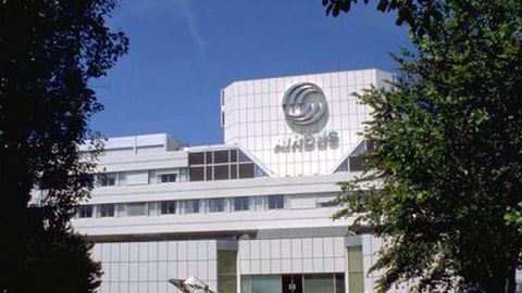 Airbus azaliy raqibini 100 yillik yubiley bilan qutladi (video)