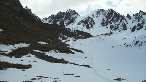Latviyalik alpinist Qozog‘istondagi cho‘qqiga chiqish paytida halok bo‘ldi