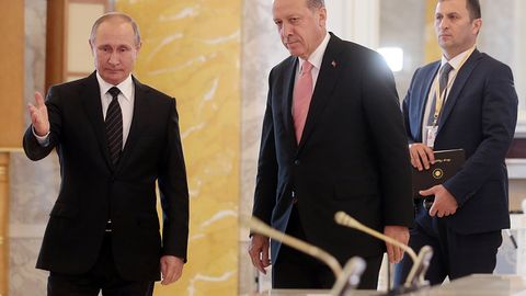 Финляндия президенти Путин ва Эрдўғоннинг учрашувига ижобий баҳо берди