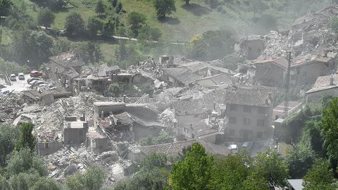 Italiyadagi zilzila qurbonlari soni 63 kishiga yetdi