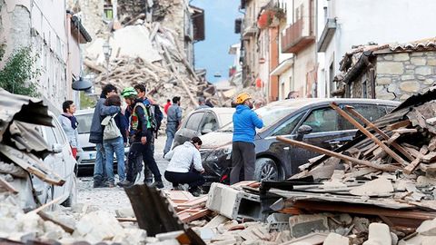 Markaziy Italiyadagi zilzilada halok bo‘lganlar soni 267 kishiga yetdi