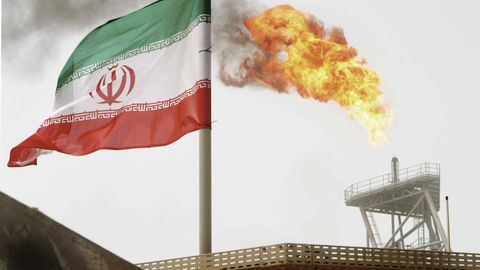 Эрон 2 йилда нефть соҳасида 25 млрд долларлик шартномалар имзоламоқчи