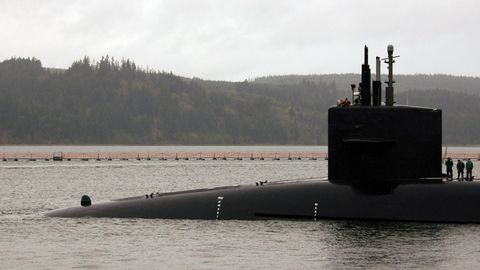 AQShning “Luiziana” atom suvosti kemasi ta’minot kemasi bilan to‘qnashdi