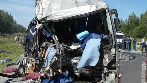 Таиландда йўловчи автобуси иштирокидаги ЙТҲда 2 киши ҳалок бўлди