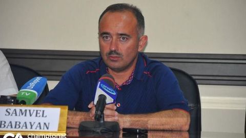 Samvel Babayan ko‘pdan buyon gol urmayotgan Igor Sergeyevga kerakli so‘zlarni topib, uni optimal formaga qaytarishga ko‘maklashmoqchi