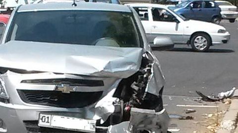 Sirdaryoda Cobalt avtomobili MAN yukmashinasining orqa qismiga urildi, natijada 2 kishi halok bo‘lib, 2 kishi jarohatlandi