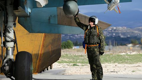 АҚШ Россияни Суриядаги ҳужумкорлик операцияларини бас қилишга чақирди