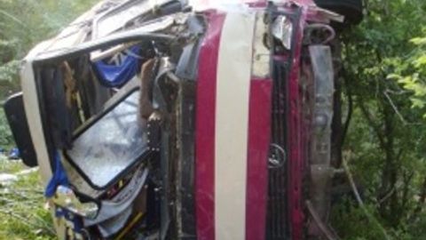 Qrimda avtobus jarlikka qulashi natijasida halok bo‘lganlar soni olti kishiga yetdi