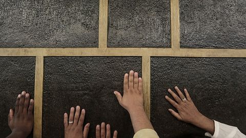 Ар-Риёд Теҳронни ҳаж зиёратига сиёсий руҳ беришга уринишда айблади