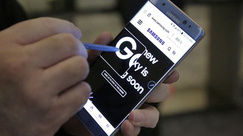 Indoneziya va Singapur aviakompaniyalari Galaxy Note 7 smartfonidan foydalanishni taqiqladi
