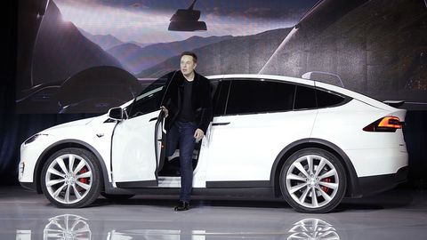 Tesla kompaniyasi neft firmasi moliya direktorini o‘zini Ilon Mask deb ko‘rsatishga urinishda aybladi