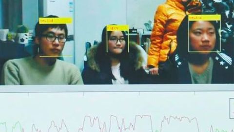 Xitoylik o‘qituvchi talabalarni zerikayotganini aniqlash uchun yuzni tanish texnologiyasidan foydalanadi