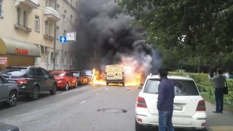 Москвада инкассаторларга уюштирилган ҳужум гувоҳи воқеани видеога туширди