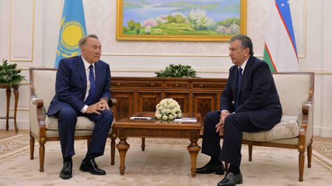 Shavkat Mirziyoyev Samarqandda Qozog‘iston prezidenti Nursulton Nazarboyev bilan uchrashdi