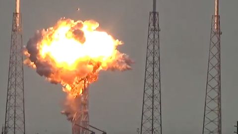 SpaceX парвоз платформасидаги портлаш туфайли ракета ва сунъий йўлдошни йўқотди