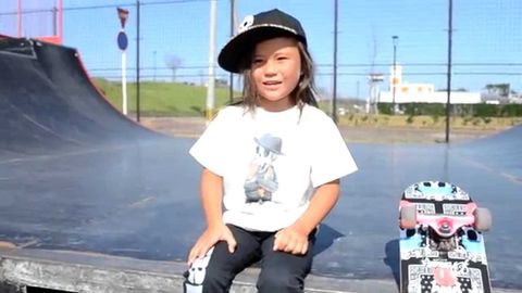 Video: Professional musobaqalarda ishtirok etuvchi 8 yoshli yaponiyalik skeytbordchi qiz