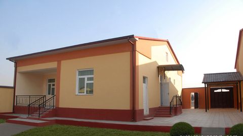 Sirdaryo viloyatining Mirzaobod tumanida 100 oila namunaviy uylarga ko‘chib o‘tdi