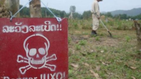 AQSh Laosdagi millionlab portlamay qolgan bombalarini zararsizlantirishga 90 mln dollar ajratadi