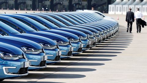 Germaniyada Volkswagen investorlari kompaniyadan 8,2 mlrd yevro talab qilmoqda