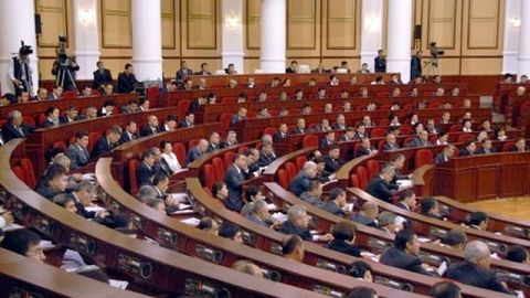 Фирибгарлик билан шуғулланган шахсларга жазо чораларини кучайтириш кўзда тутилмоқда