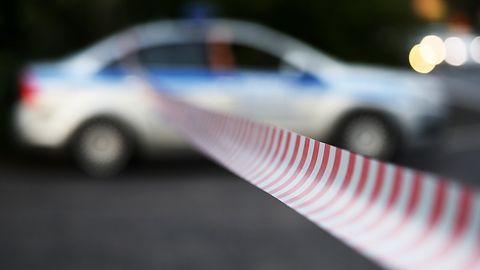 Москвада синагогага бензин канистри билан кирган ва қўриқчини яралаган эркак қўлга олинди